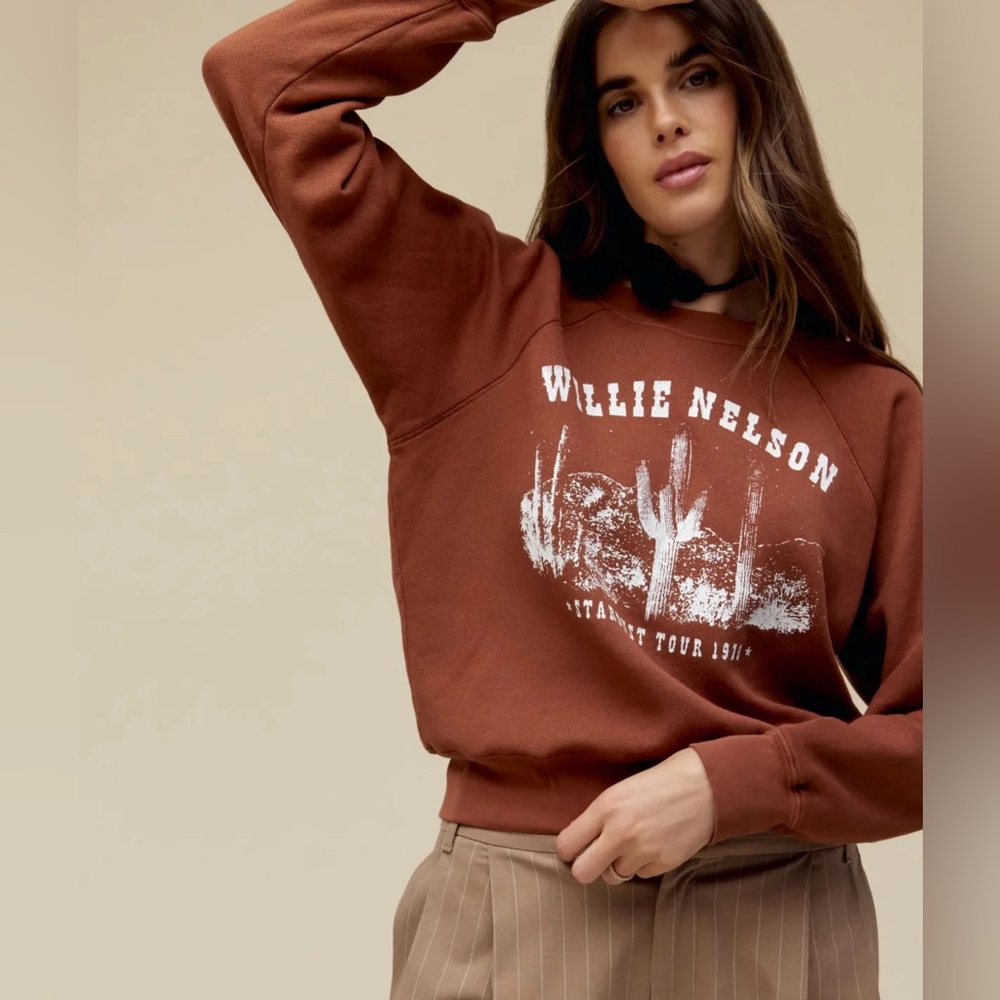 Daydreamer Willie Nelson Stardust Tour Raglan Crew - Sable